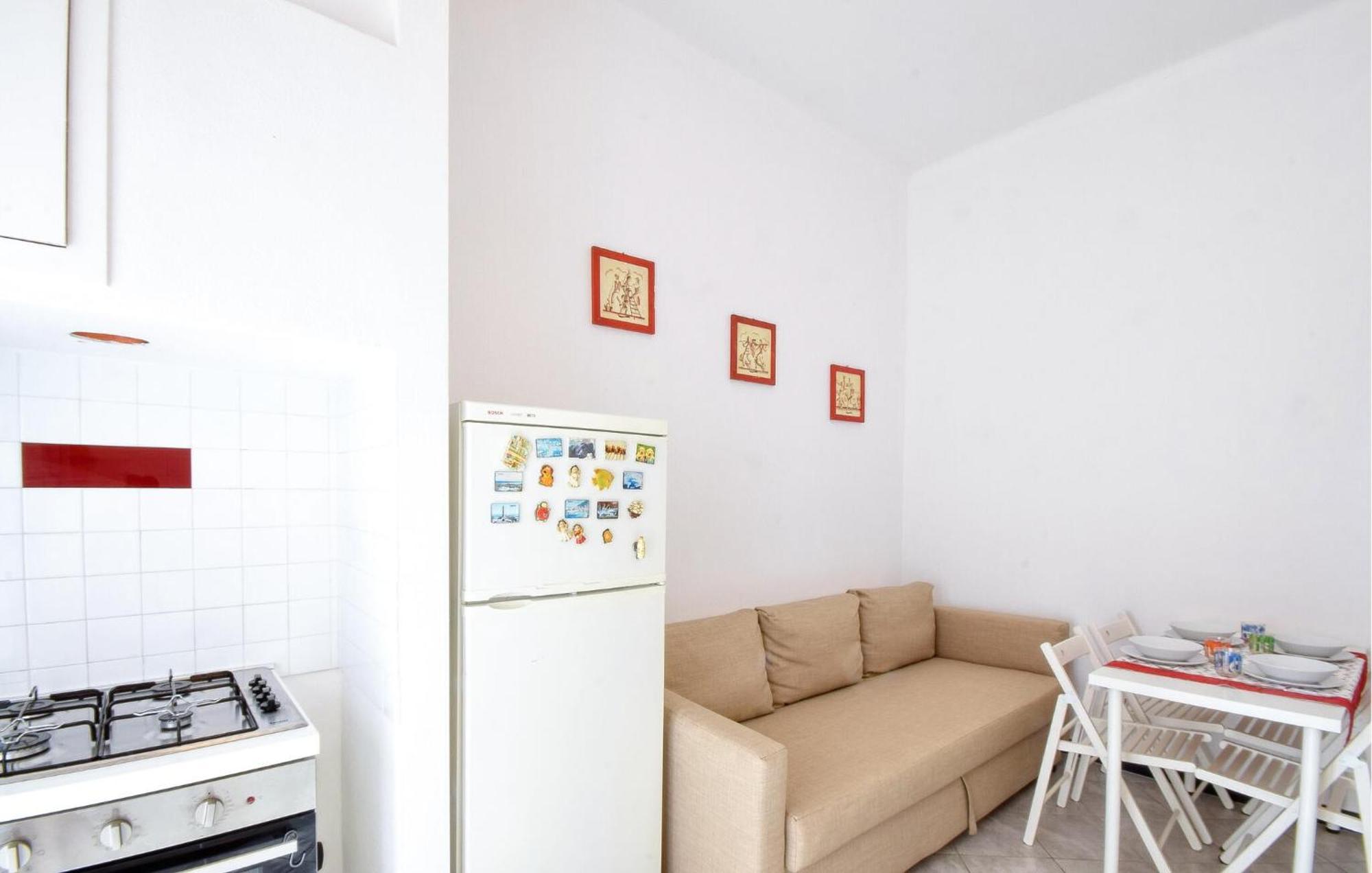 Appartement 1 Bedroom Beautiful In Genua